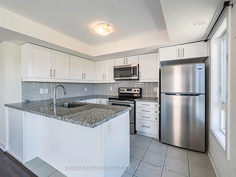 30 Dunsheath Way #527 — Photo 9