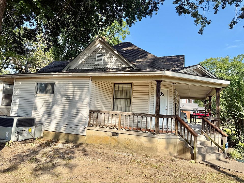 1st image of 624 W Canadian Ave