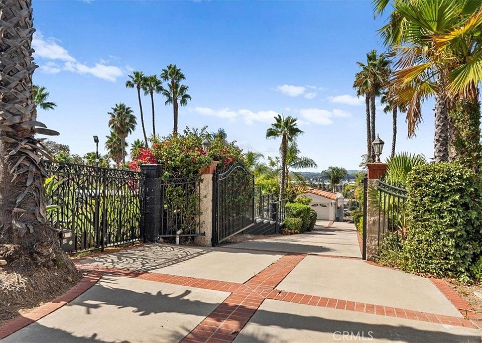1st image of 5059 E Crescent Dr