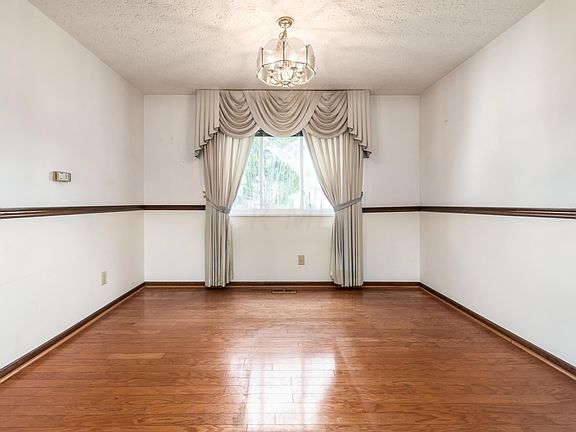 5th image of 6388 Sauk Ct
