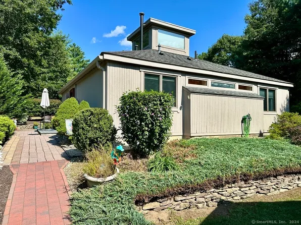 4 Finch Run #4, Avon, CT 06001