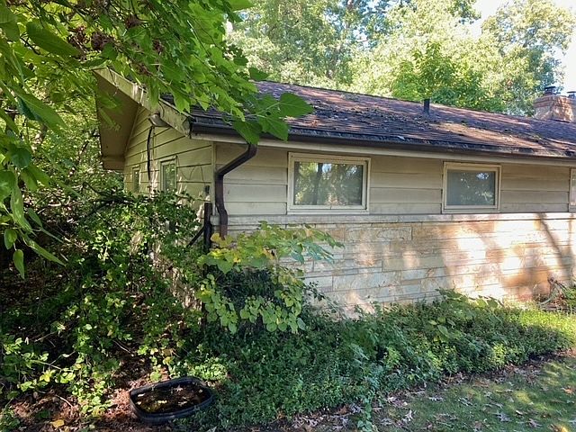2nd image of 1919 Edison Rd