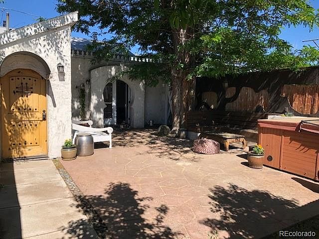 1st image of 817 Mariposa St