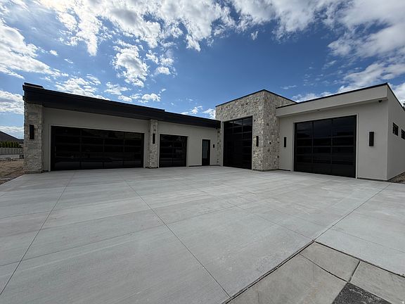 3rd image of 1549 E Patterson Ln