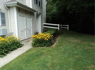 127 Meadow Ln, Nanuet, NY 10954