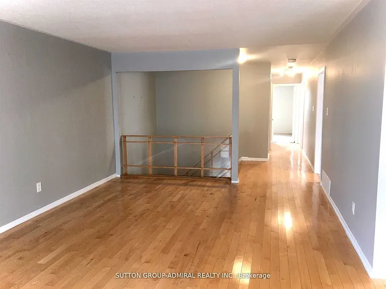 4 Nootka Cres #2 — Photo 11