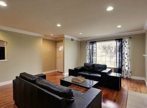 2nd image of 3098 Union Ave