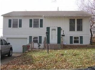 910 N Arrowhead Dr, Independence, MO 64056