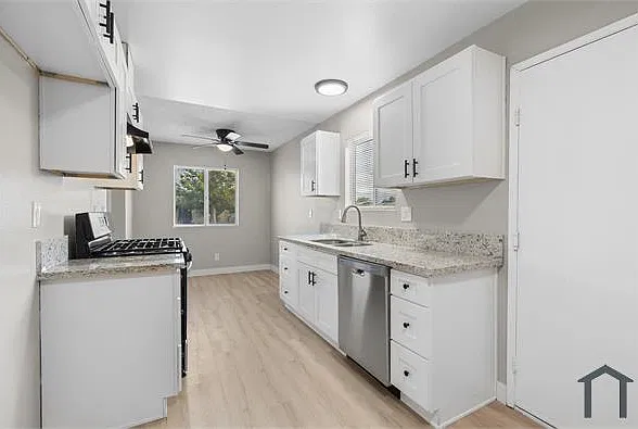 2 bed, 827 sqft, $1,995 — Photo 3