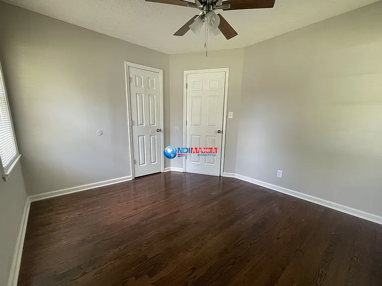 951 Northside Dr — Photo 3
