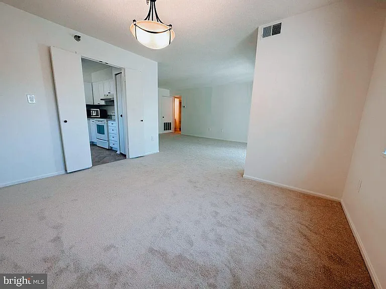 15100 Interlachen Dr #4-111 — Photo 5