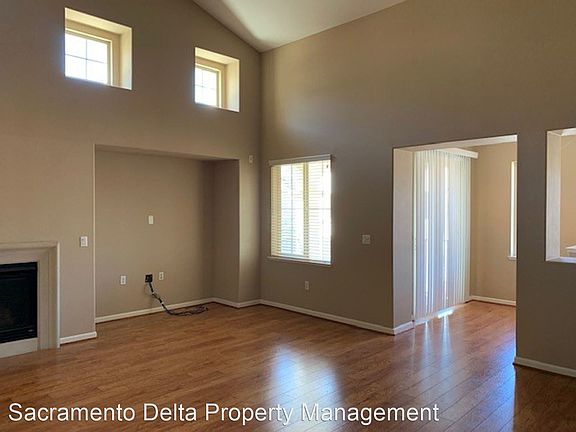 2nd image of 5301 E Commerce Way Unit 10102