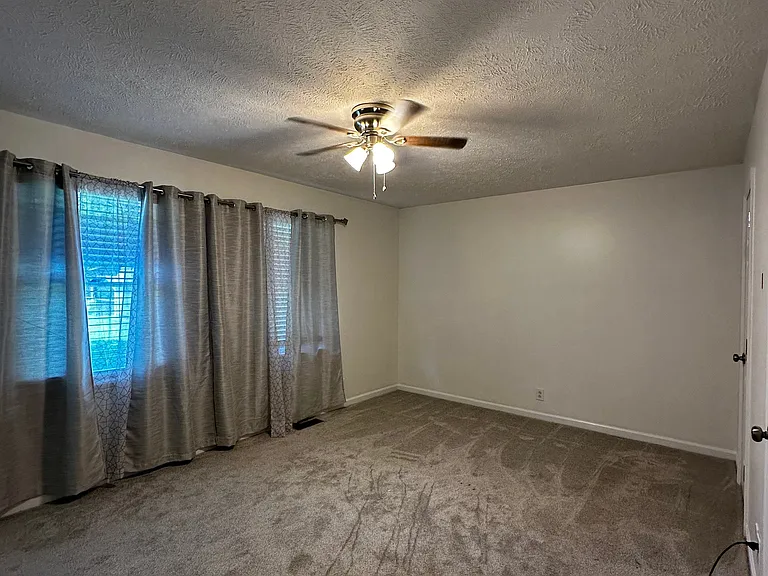 132 Fox Ridge Dr — Photo 11