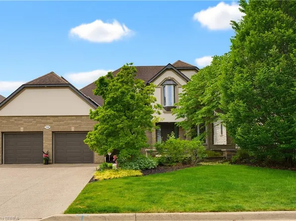 114 Jerome Park Dr, Hamilton, ON L9H 6H3