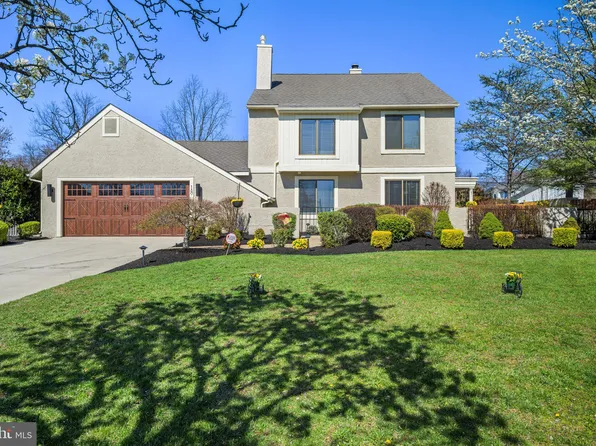 18 Fairhaven Ct, Cherry Hill, NJ 08003