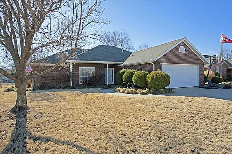 1st image of 173 Applewood Ave