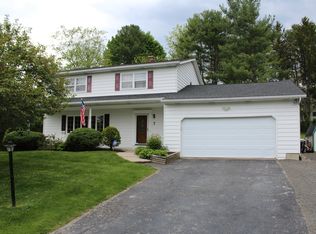 7 Fairway Dr, Danbury, CT 06811