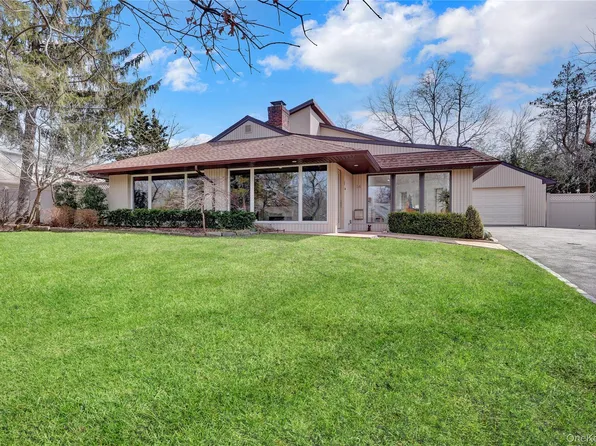 14 Regent Place, Roslyn, NY 11576