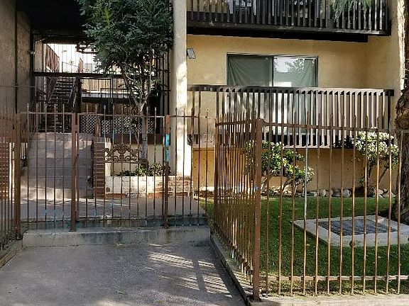 3rd image of 730 N Eucalyptus Ave APT 2
