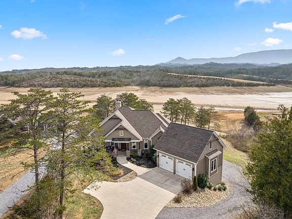 3rd image of 139 Rupert Dr