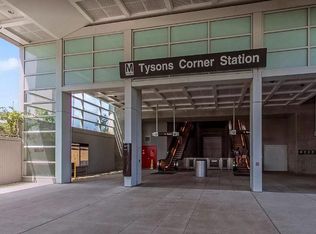 7935 Tyson Oaks Cir, Vienna, VA 22182