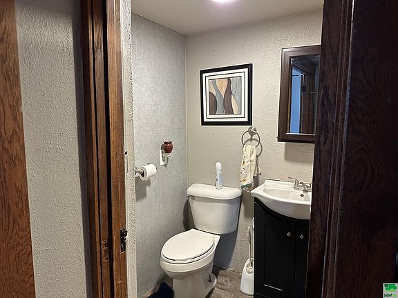 3rd image of 908 20th St