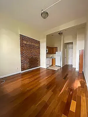 Rented by Oxford Property Group | media 11