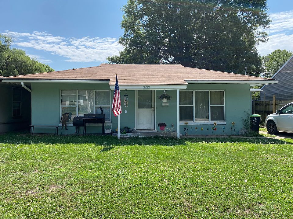 707 S. Lexington St. in Harrisonville