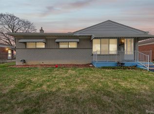 30955 Iroquois Dr, Warren, MI 48088