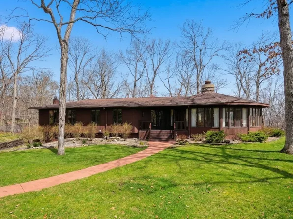 380 W Center Rd, Palatine, IL 60074