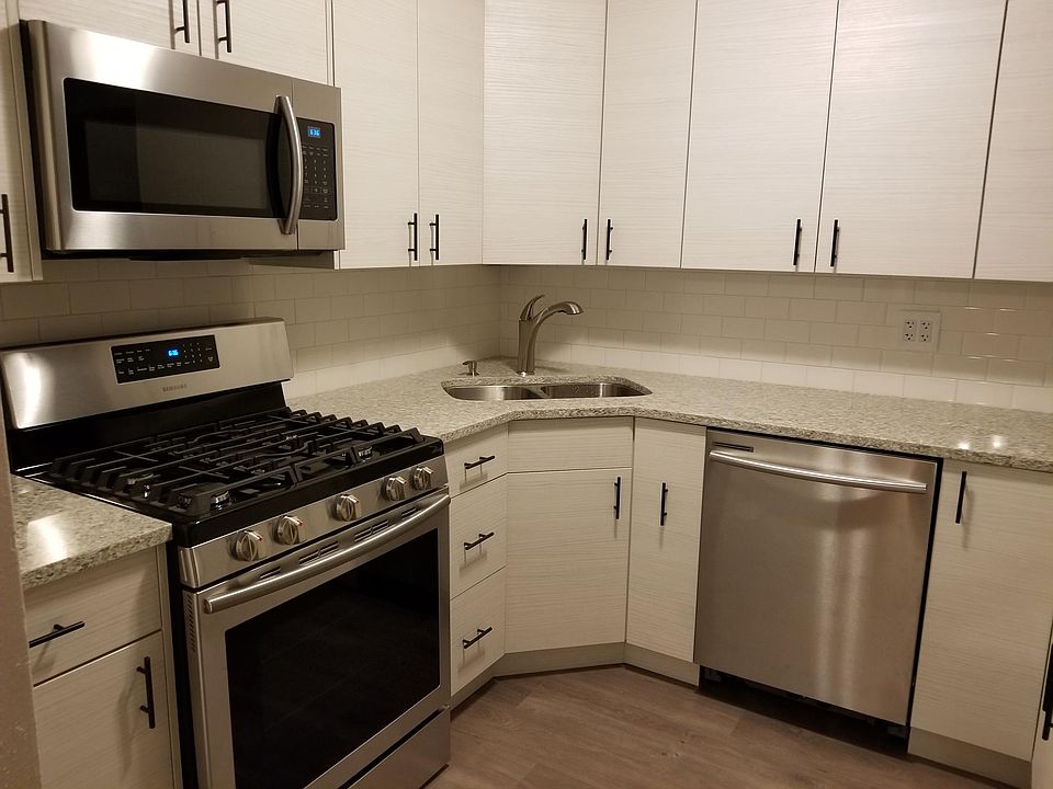 2nd image of 6756 W 87th St APT 1W