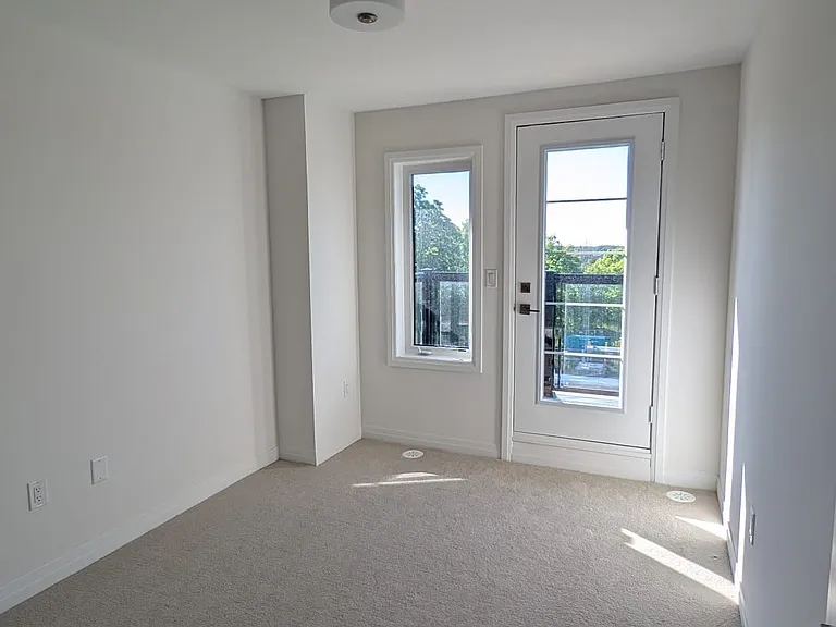 660 Colborne St W #30 — Photo 9