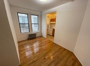 35-39 34th St #1F, Astoria, NY 11106