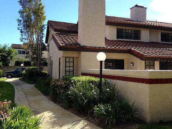 4th image of 444 Las Palomas Dr