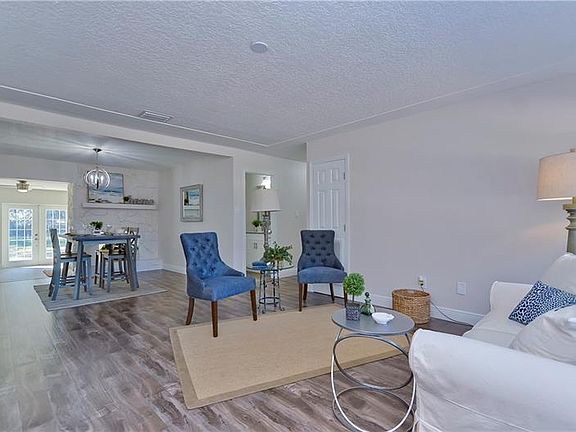 3rd image of 512 W 124th Ave
