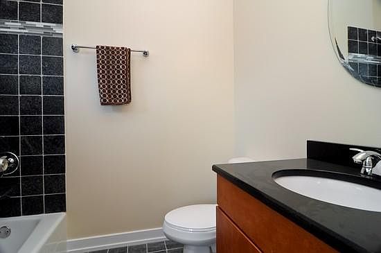5th image of 6973 N Ashland Blvd APT 3S