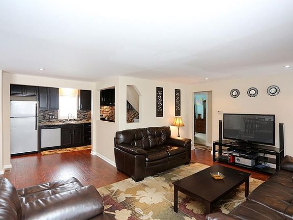 5th image of 36 Cadman Dr