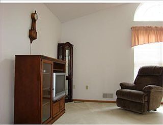 2nd image of 1204 Redmont Pl
