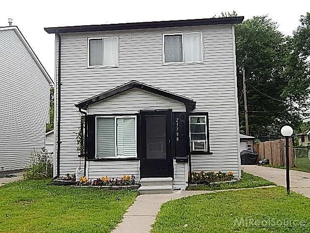 23780 Reynolds Ave photo 1