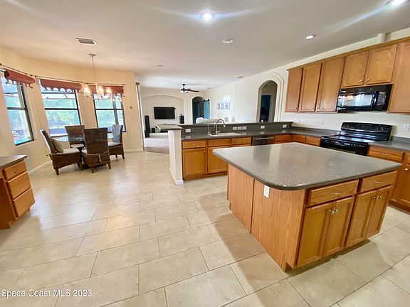 4th image of 233 Breckenridge Cir SE