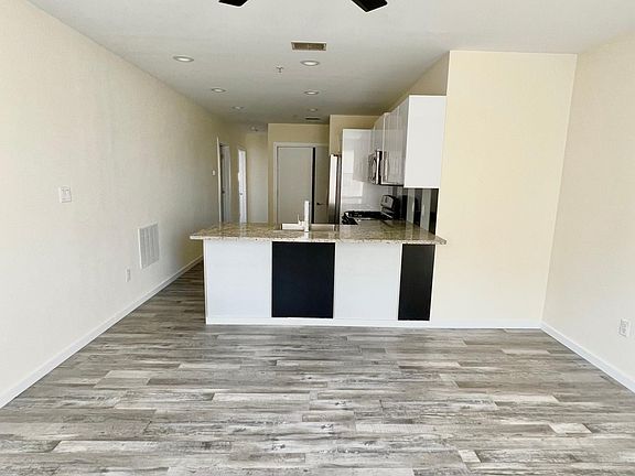 3rd image of 812 N 48th St #11