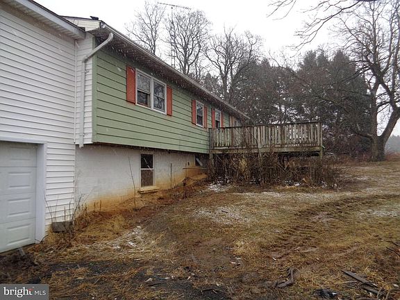 5th image of 3330 Fox Hill Dr