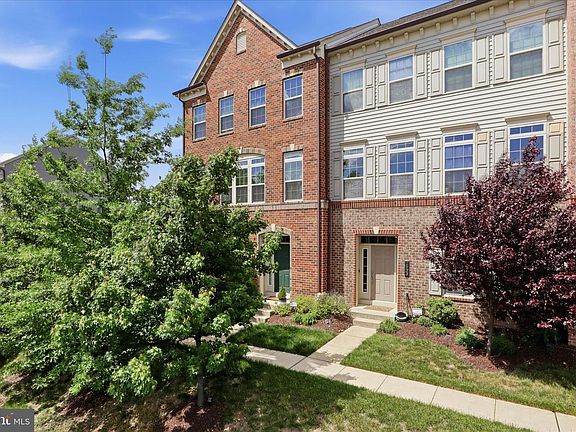 3rd image of 2935 Middleham Ct