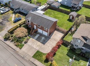 115 3rd Ave NW, Pacific, WA 98047