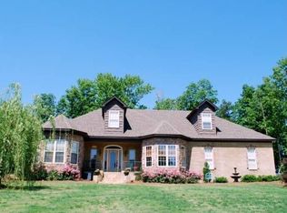 139 Coachmans Dr, Auburn, AL 36832