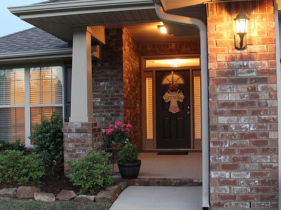 4th image of 477 River Crest Dr N