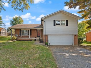 583 Fulton St, Sellersburg, IN 47172