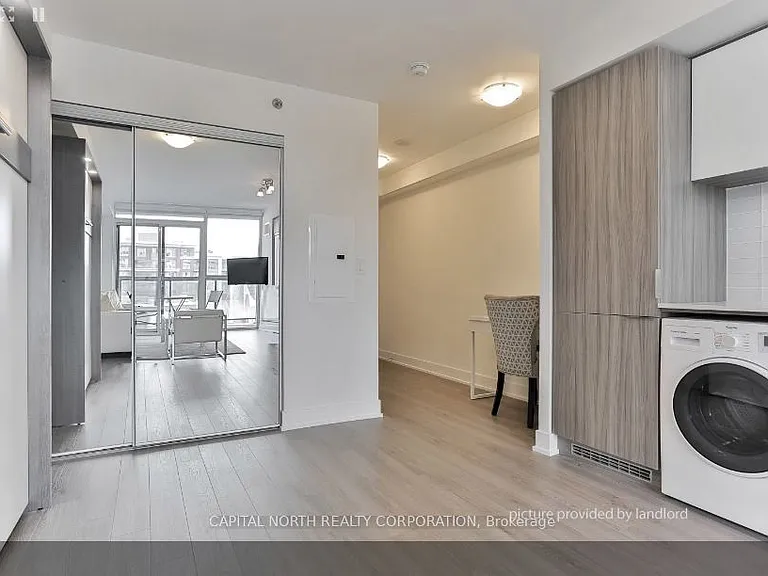 318 Richmond St W #502 — Photo 11