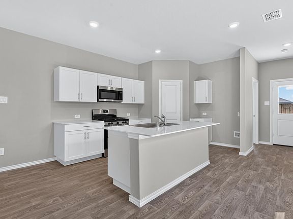 3rd image of 146 Davis Ln