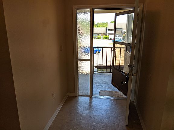 5th image of 3035 Finsterwald Dr